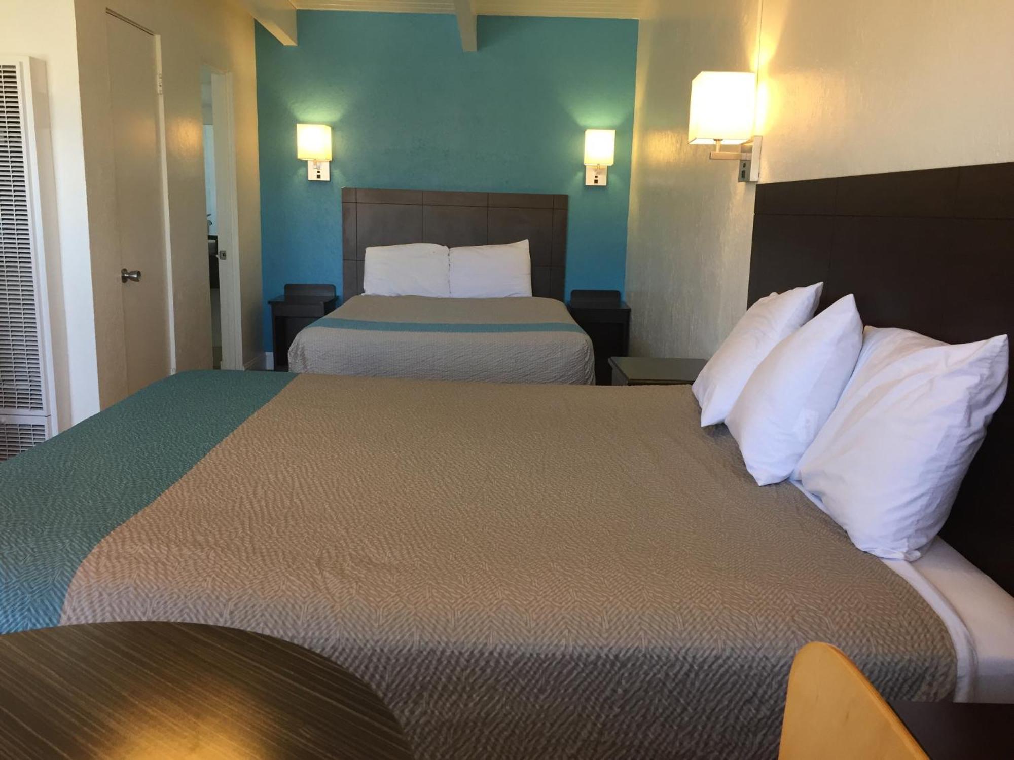 Queen Room Two Queen Beds Non-Smoking