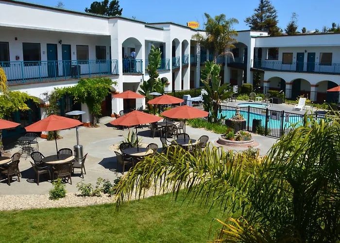 Oxford Suites Pismo Beach